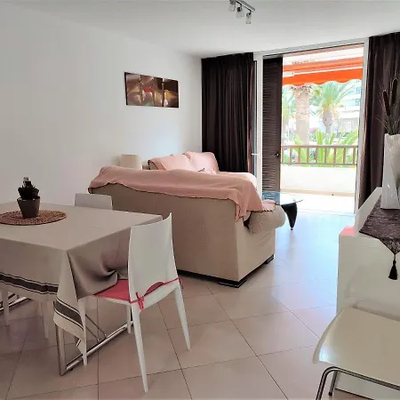 Sarah En Parque Santiago 1 * Playa de las Americas (Tenerife)