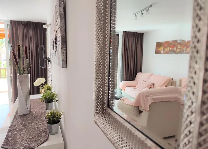 Sarah En Parque Santiago 1 Playa de las Americas (Tenerife)